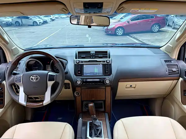 Toyota Prado 2015