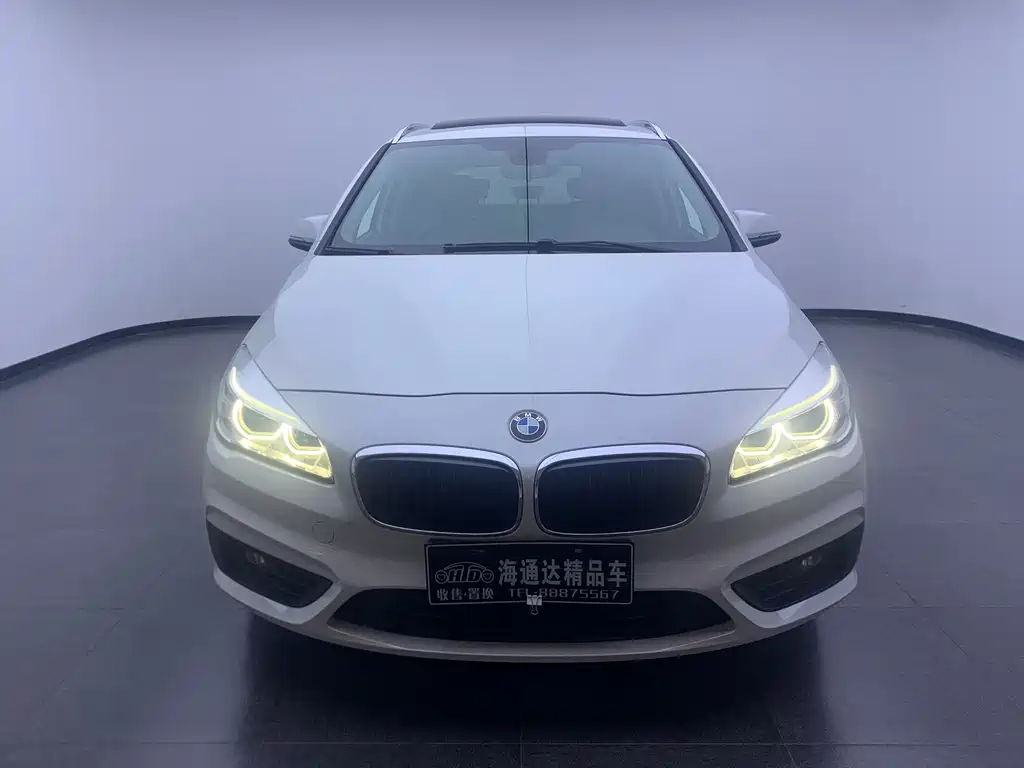 BMW 2 Series Station Wagon 2017 — фото 2