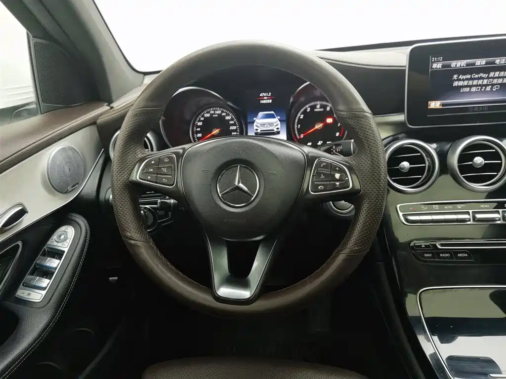 Mercedes-Benz GLC 2018 — фото 11