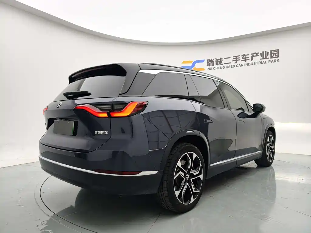 NIO ES8 2023