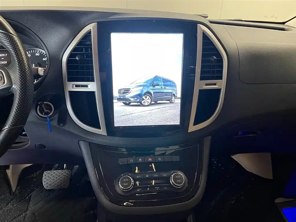 Mercedes-Benz Vito 2018 — фото 23