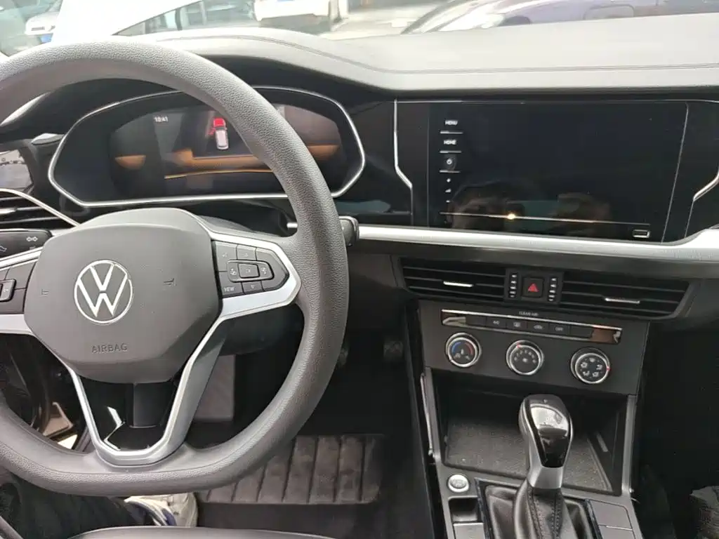Volkswagen Passat 2024 — фото 10