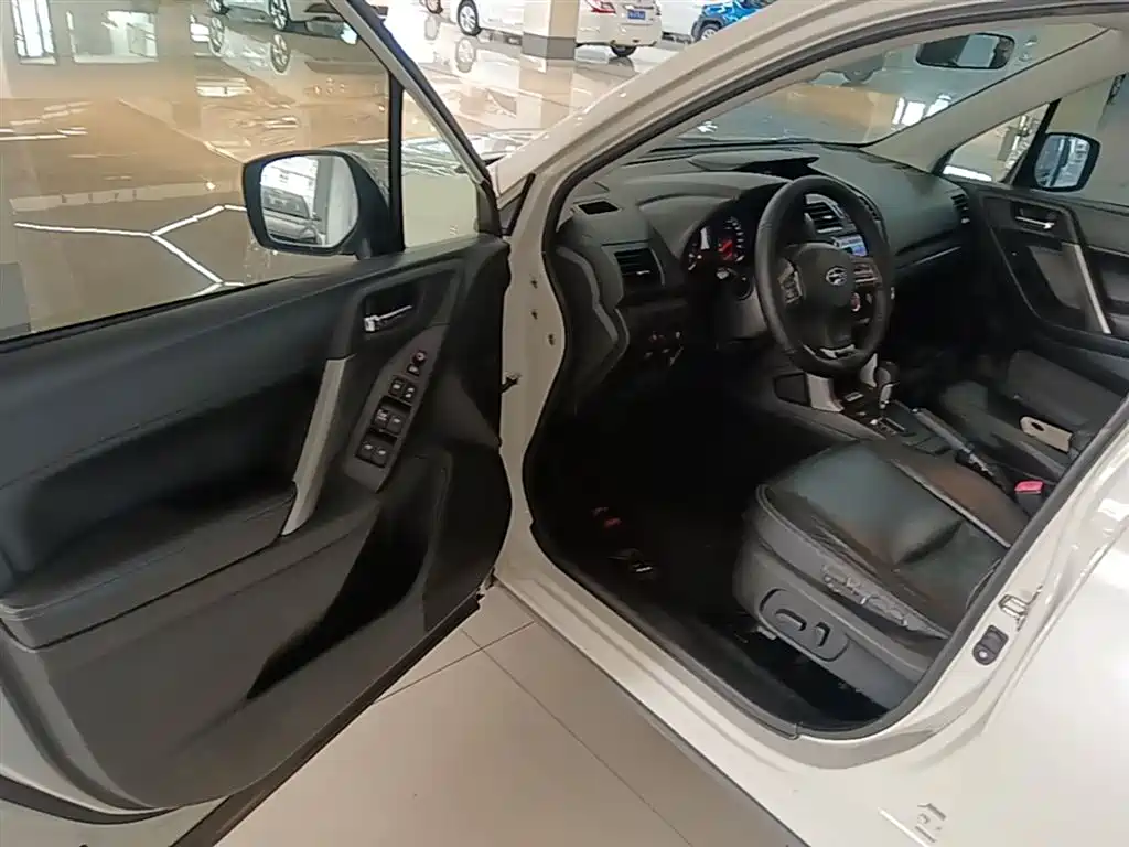 Subaru Forester 2014 — фото 16