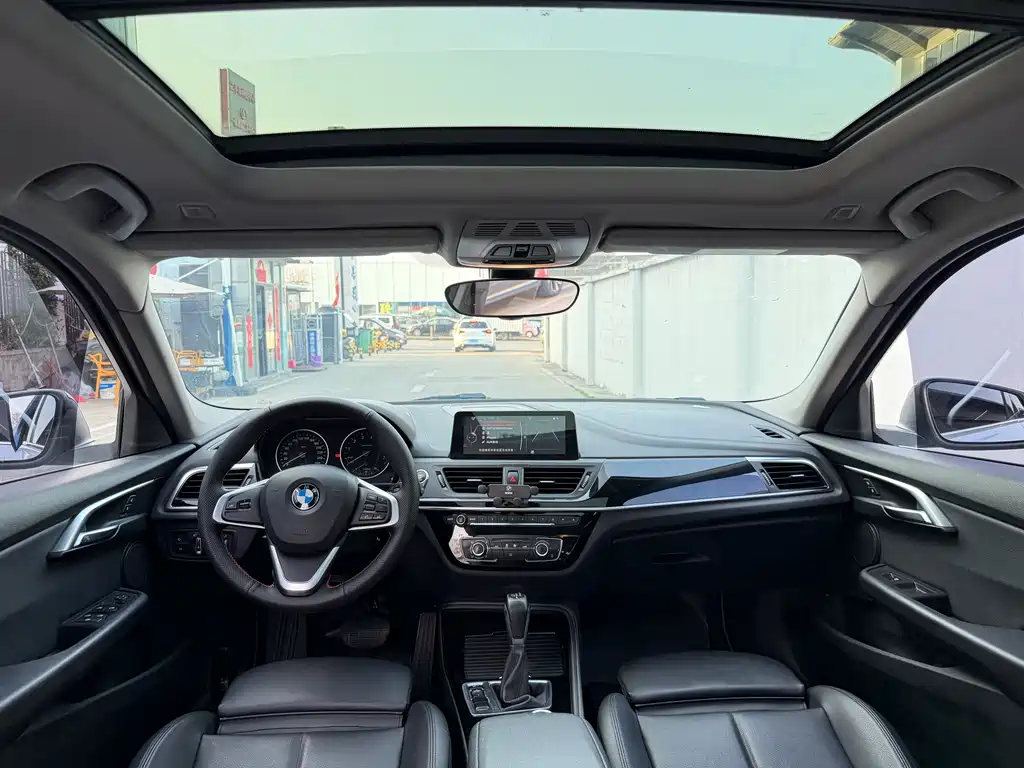 BMW 1 Series 2017 — фото 12