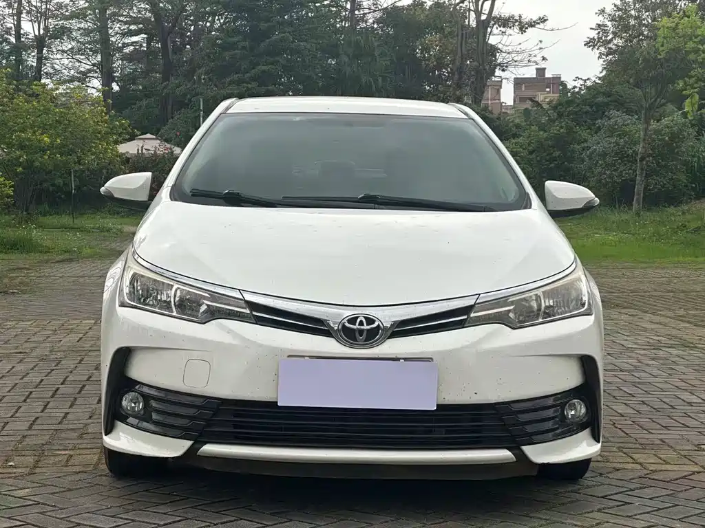 Toyota Corolla 2018 — фото 2