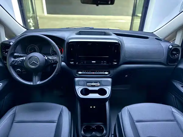 Mercedes-Benz Vito 2025