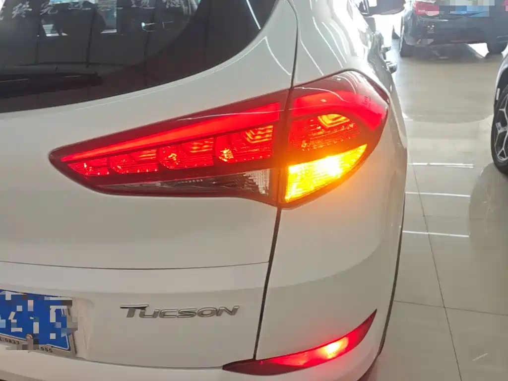 Hyundai Tucson 2015 — фото 8