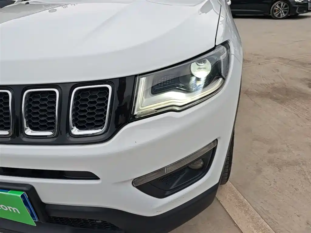 Jeep Compass 2020 — фото 24
