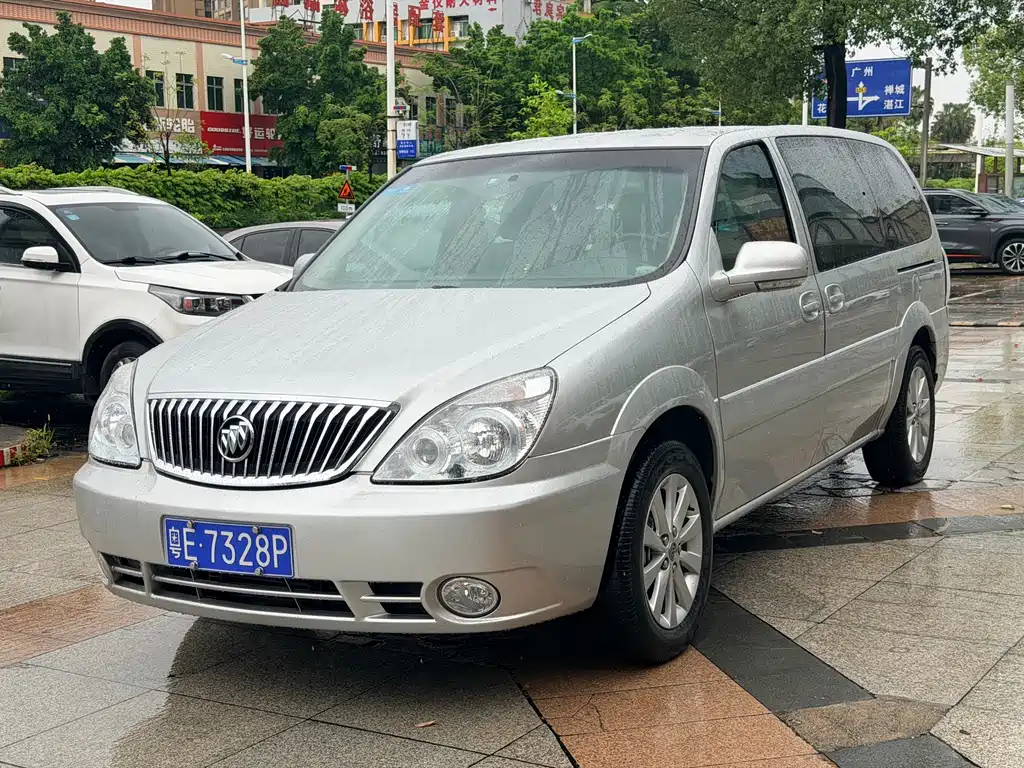 Buick GL8 2013
