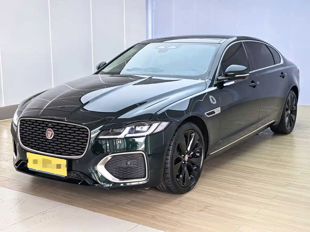 Jaguar XFL 2025 — фото 1