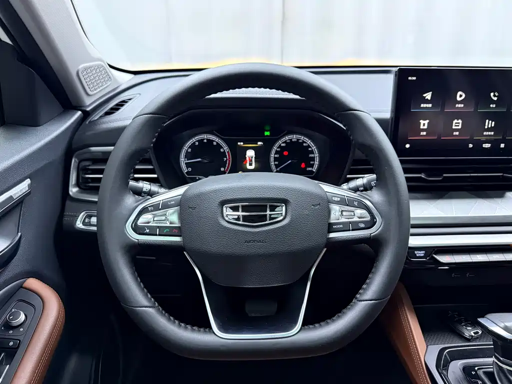 Geely Vision X6 2022 — фото 8