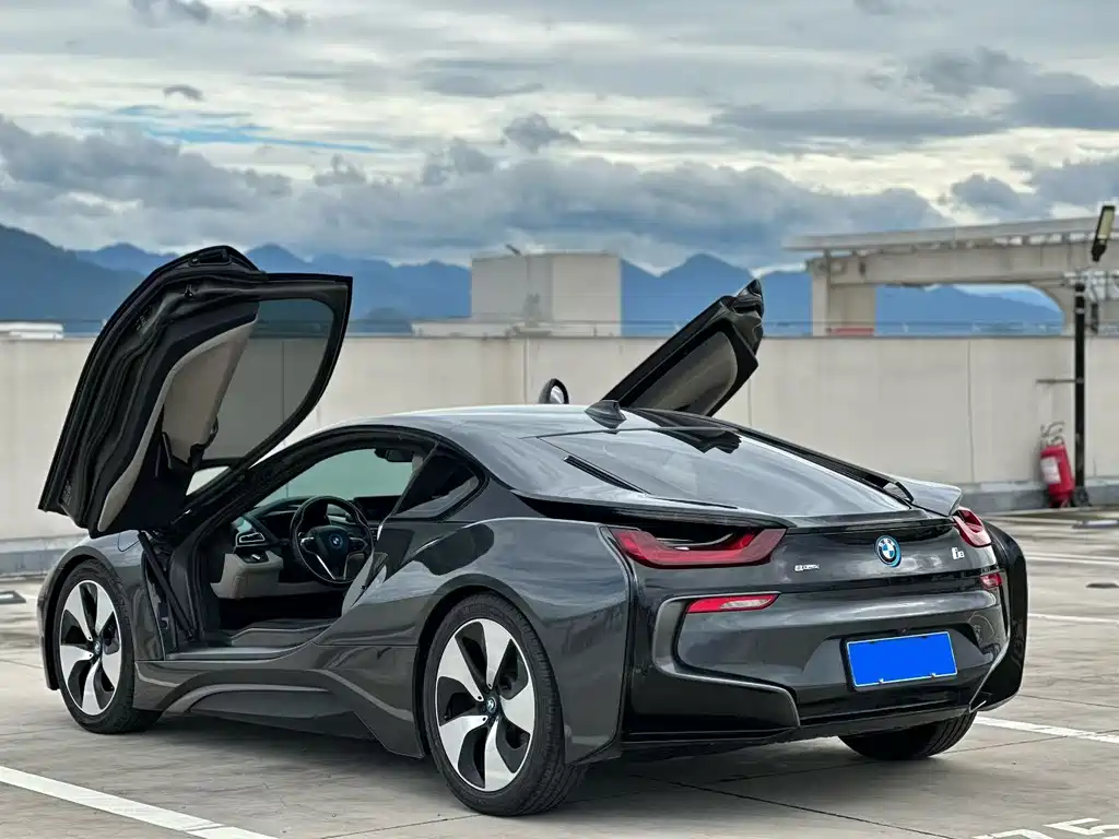 BMW i8 2016 — фото 9