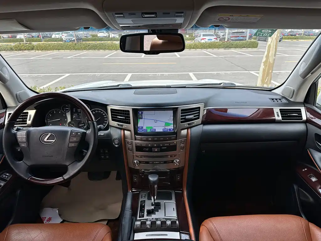 Lexus LX 2014 — фото 10