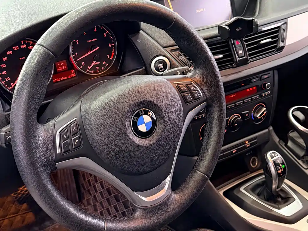 BMW X1 2014 — фото 23