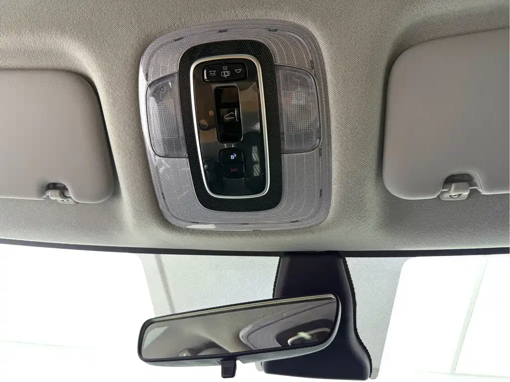 Hyundai Elantra 2021 — фото 18