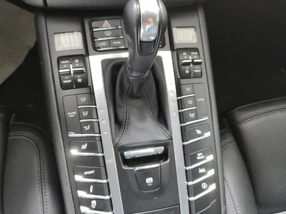 Porsche Macan 2018 — фото 16