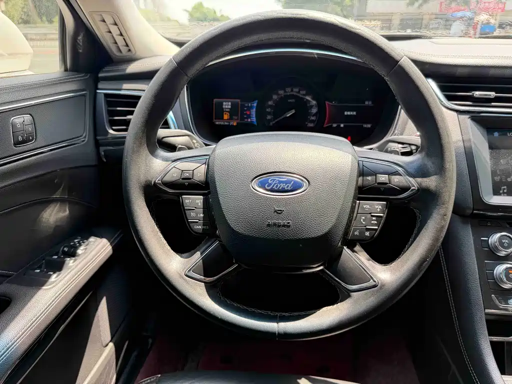 Ford Taurus 2018 — фото 10
