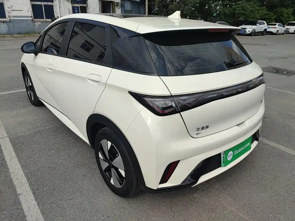 BYD Dolphin 2023