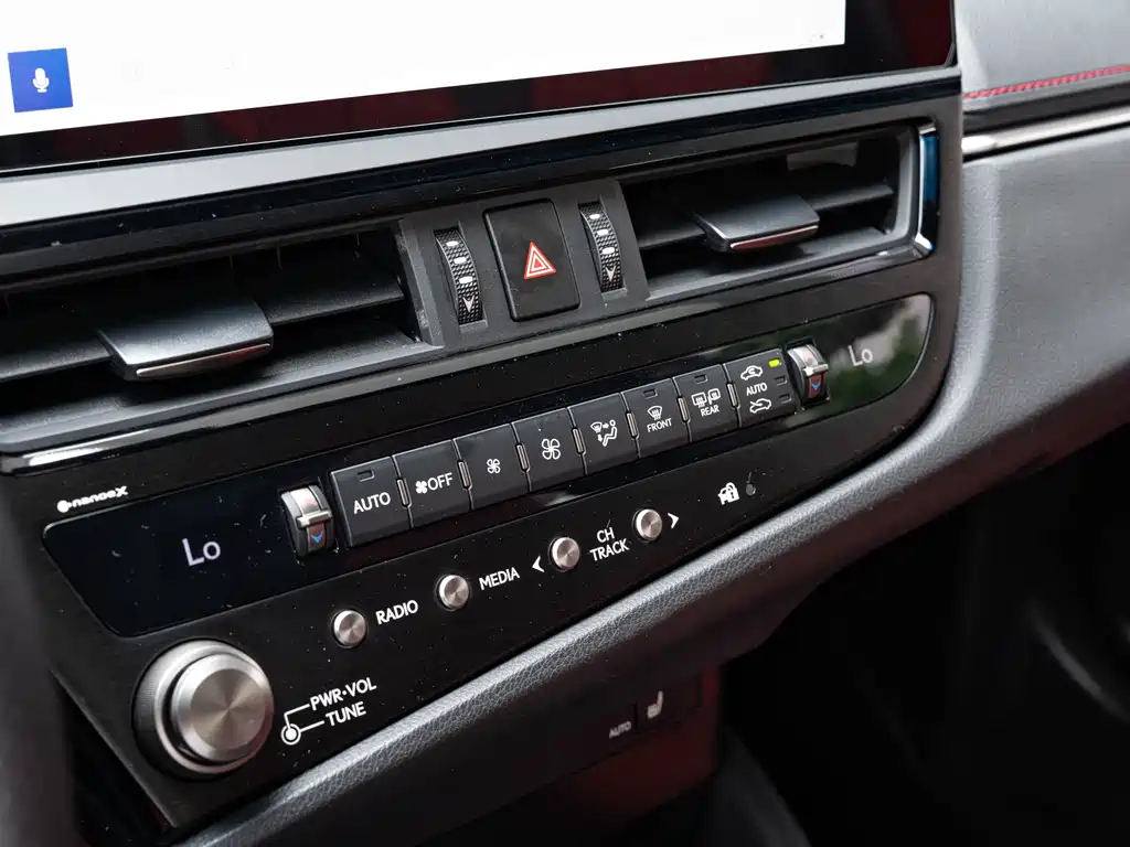 Lexus ES 2023 — фото 17