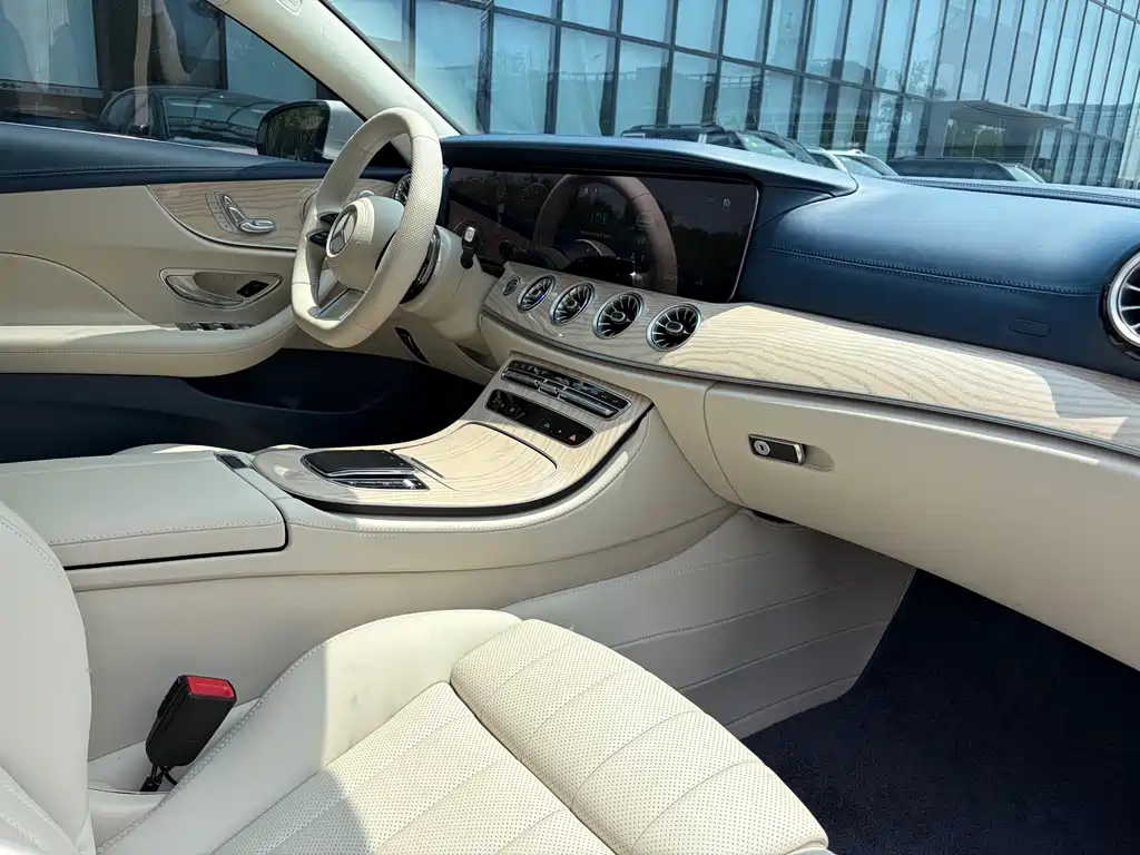 Mercedes-Benz E-Class 2023 — фото 14
