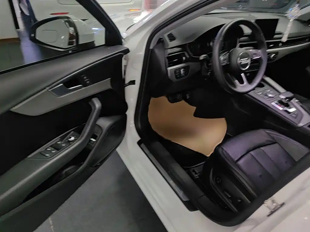 Audi A4L 2018 — фото 16