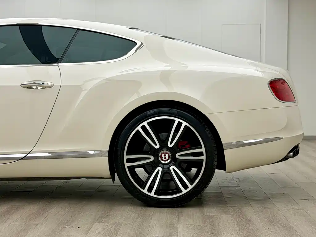 Bentley Continental 2014 — фото 8