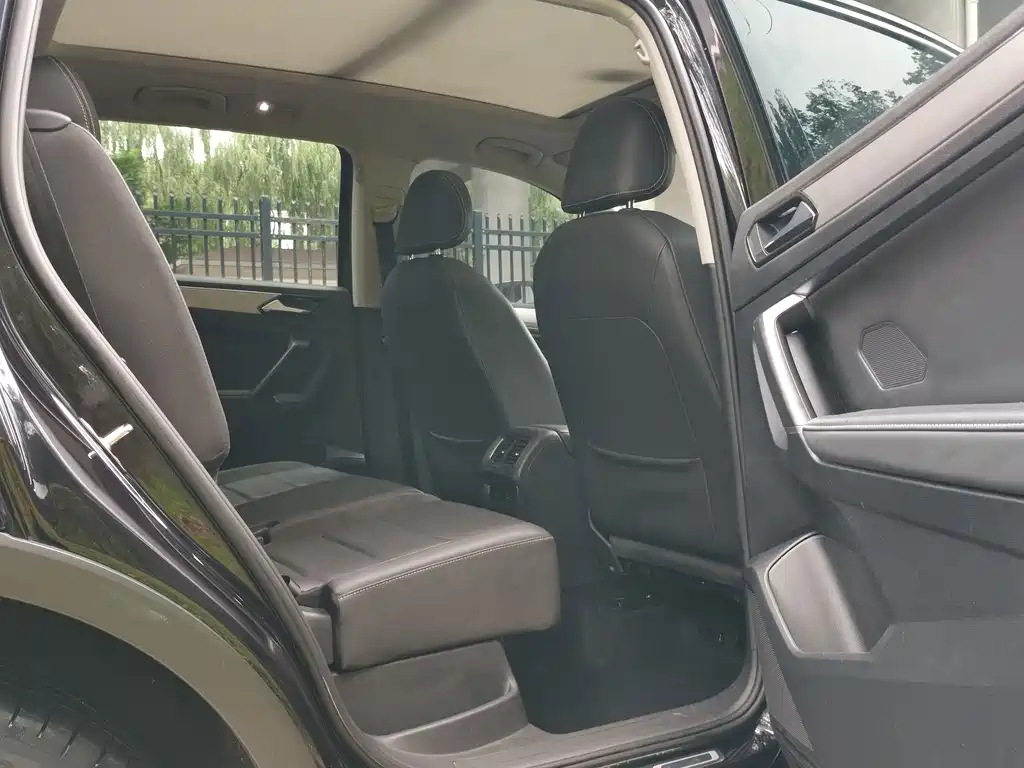 Volkswagen Tiguan L 2019 — фото 12