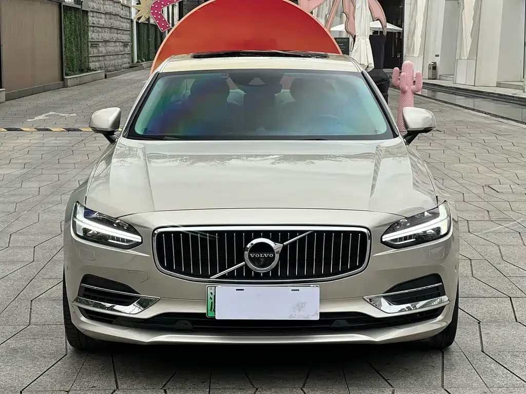 Volvo S90 Plug-In Hybrid 2019 — фото 2