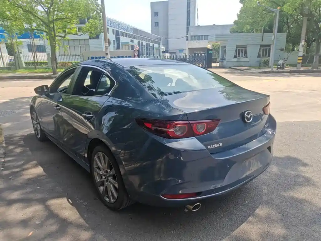 Mazda 3 Axela 2024