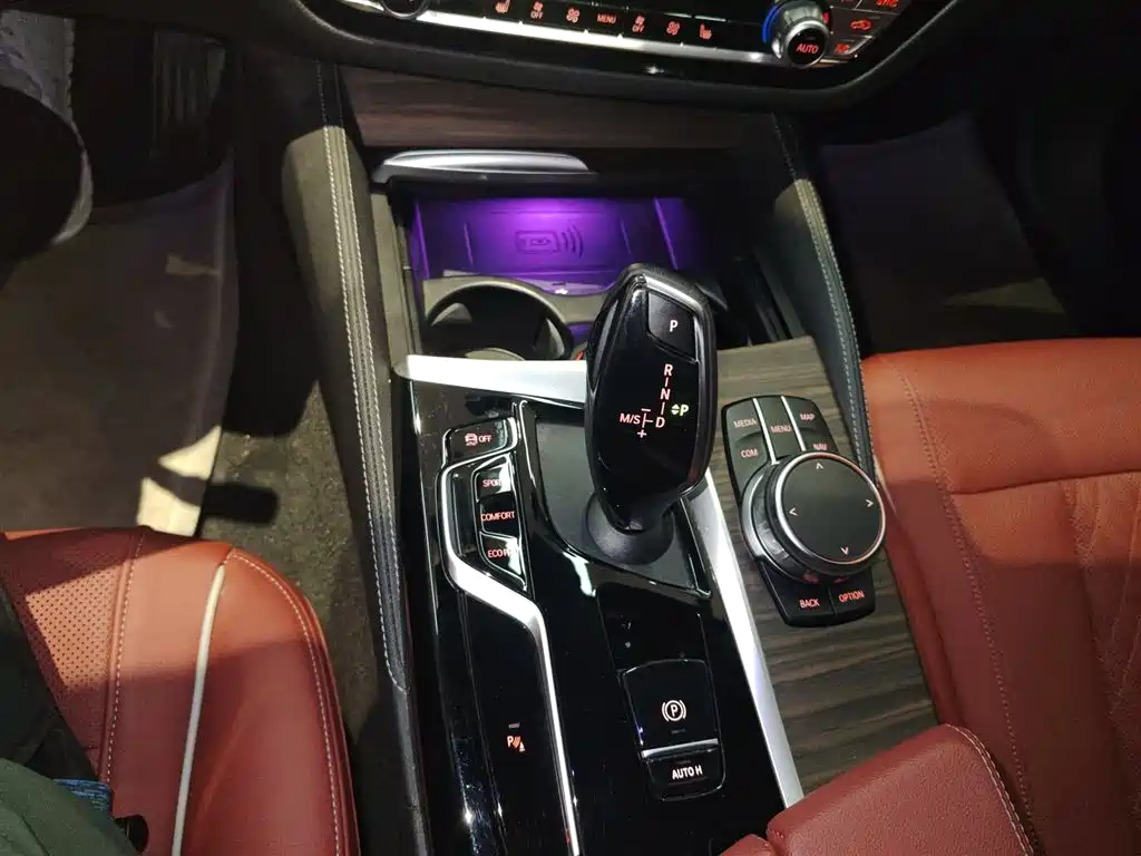 BMW 5 Series 2023 — фото 10