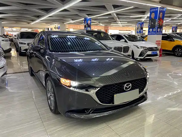 Mazda 3 Axela 2022