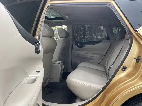 Nissan Tiida 2011