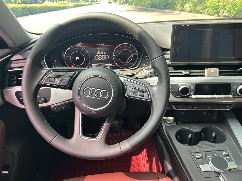 Audi A4L 2018 — фото 13