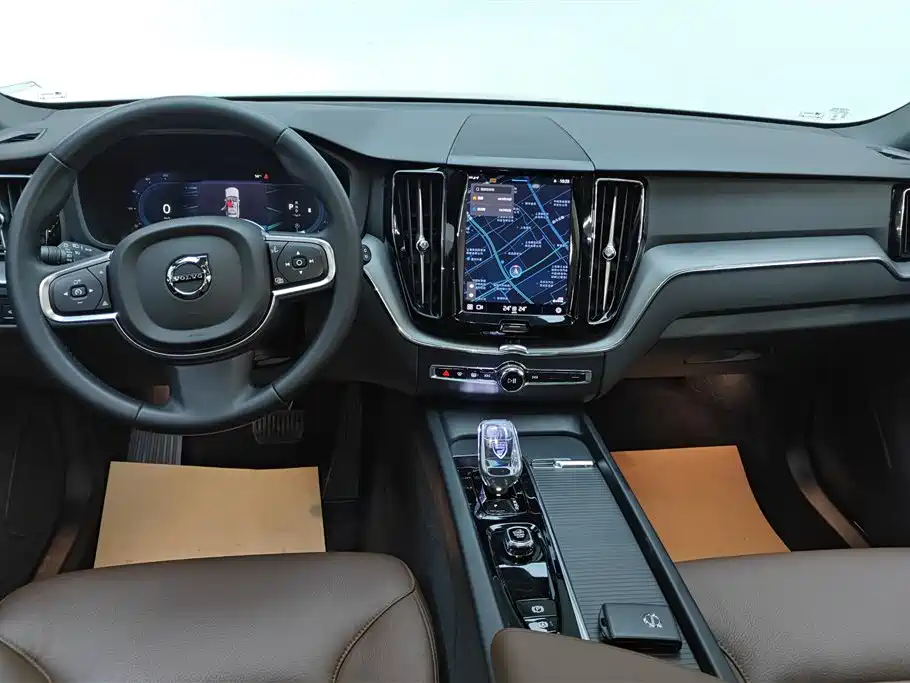 Volvo XC60 2024 — фото 12