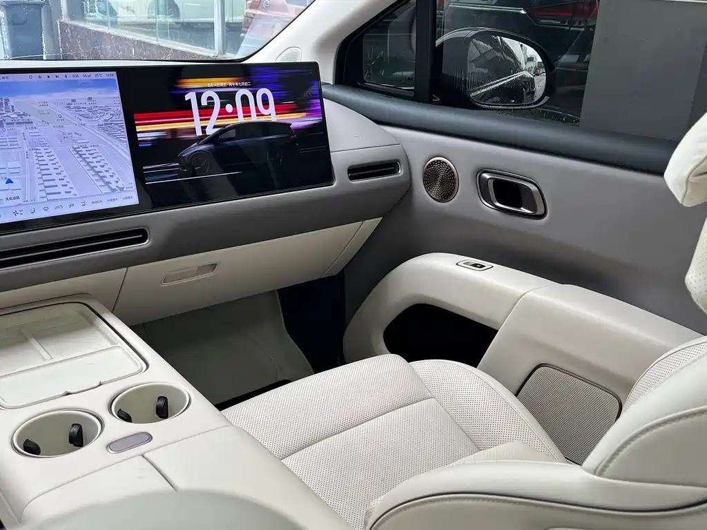 Li Auto i8 2025 — фото 14