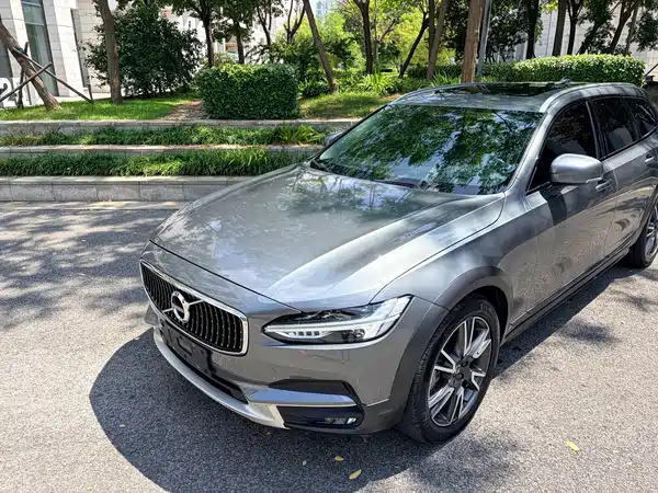 Volvo V90 2020