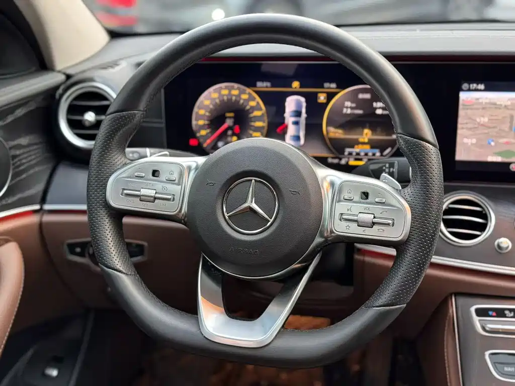 Mercedes-Benz E-Class 2019 — фото 11