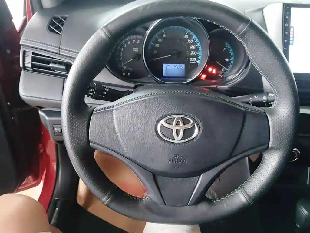 Toyota Yaris L 2018 — фото 11