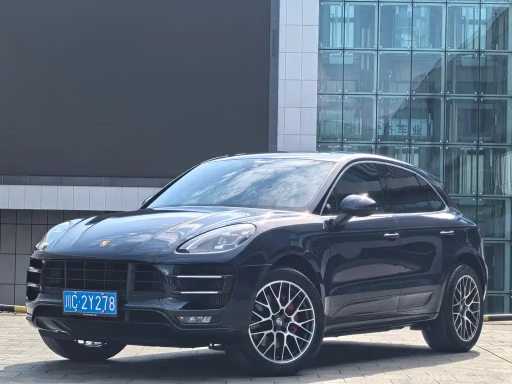 Porsche Macan 2018 — фото 1