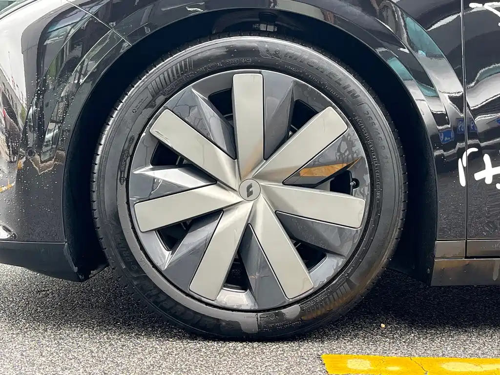 Li Auto i8 2025 — фото 18