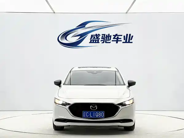 Mazda 3 Axela 2022