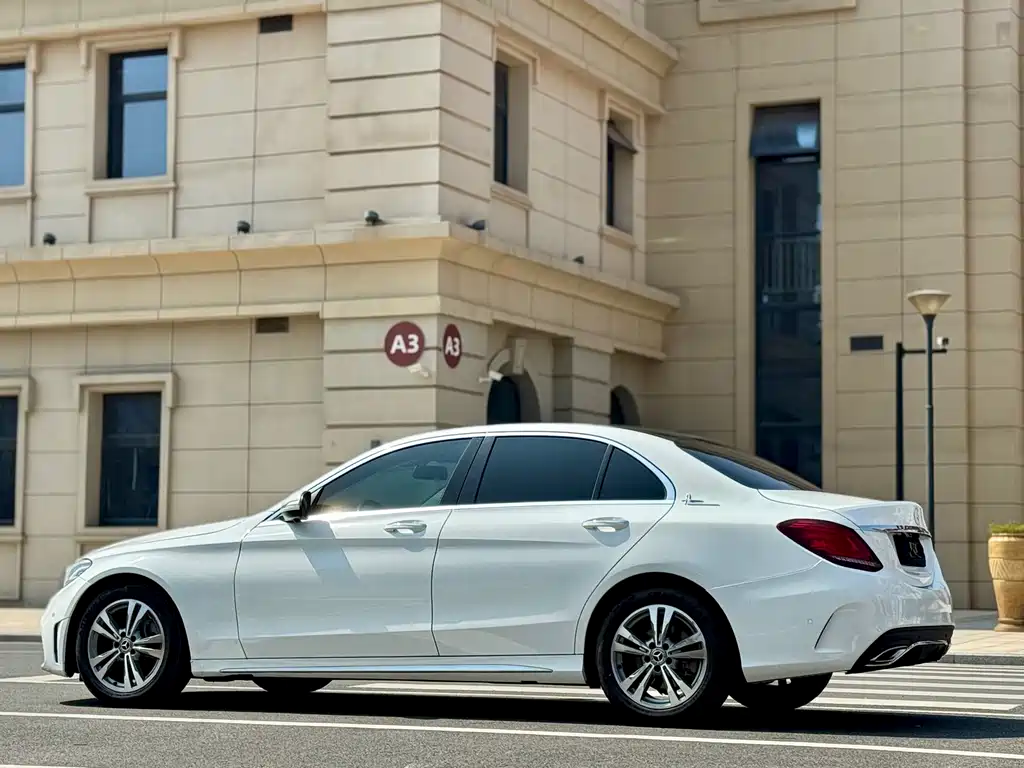 Mercedes-Benz C-Class 2019 — фото 9