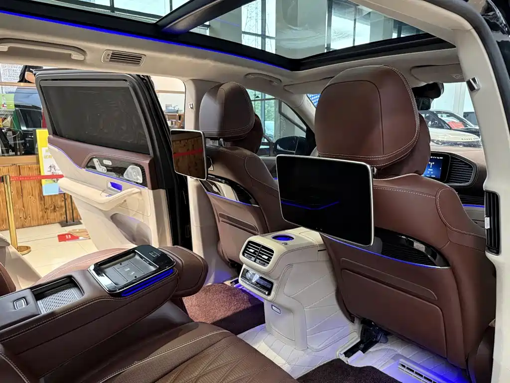 Mercedes-Benz Maybach GLS 2025 — фото 12