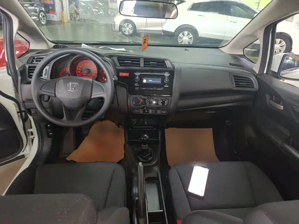 Honda Fit 2017 — фото 10
