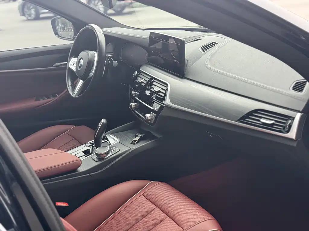 BMW 5 Series 2023 — фото 13