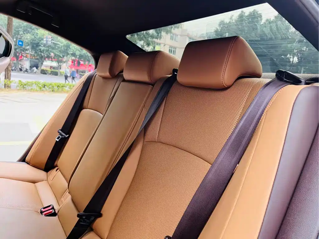 Lexus ES 2020 — фото 17