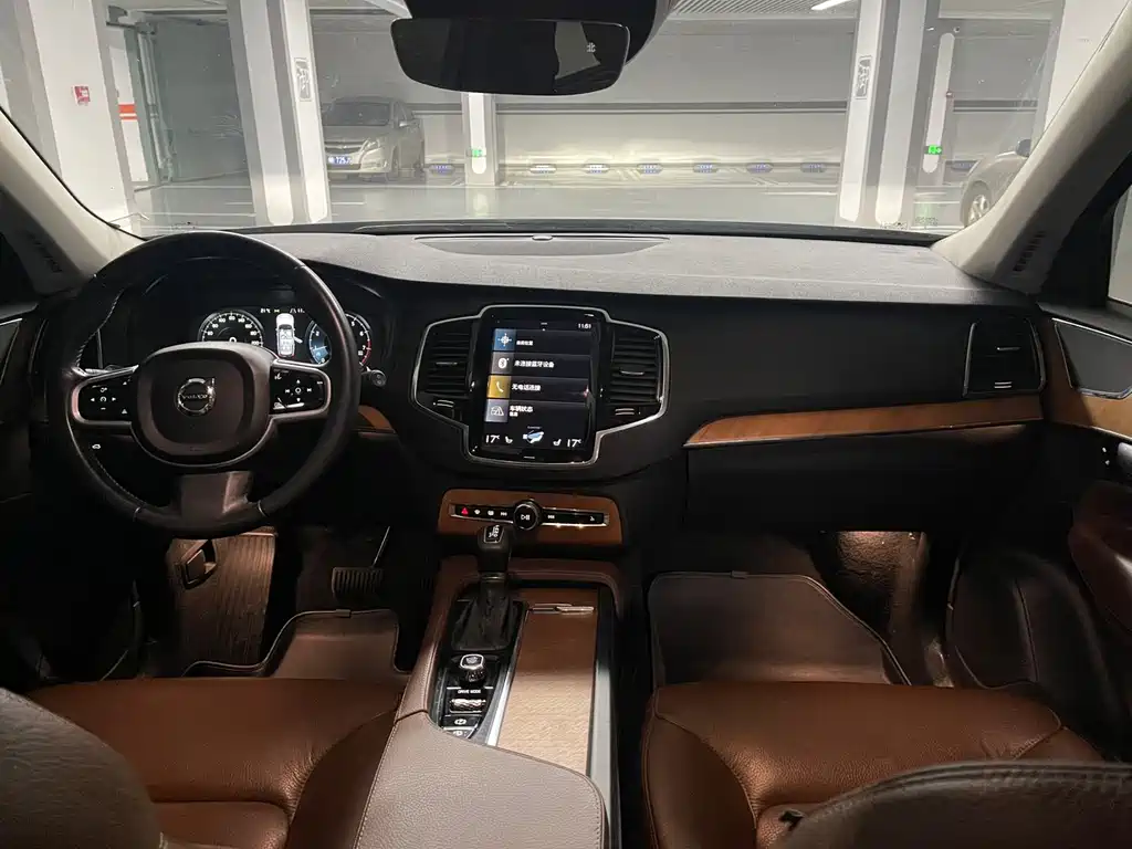 Volvo XC90 2020 — фото 19