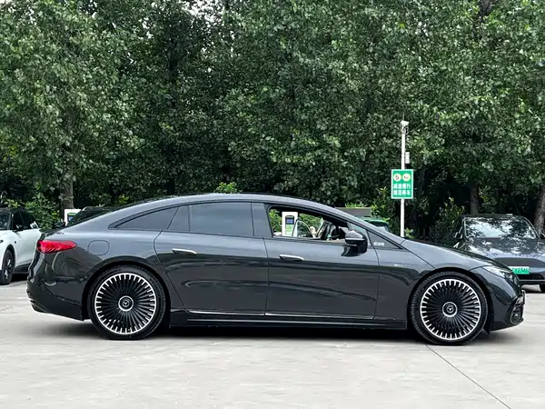 Mercedes-Benz EQS AMG 2023