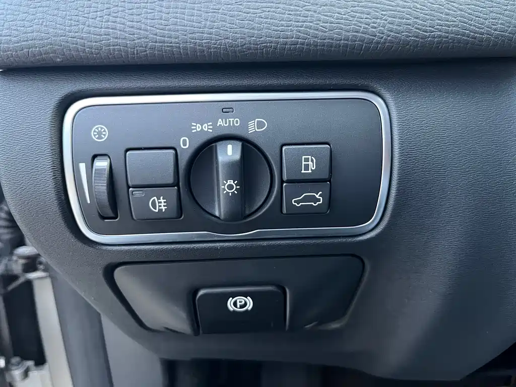 Volvo XC60 2015 — фото 11