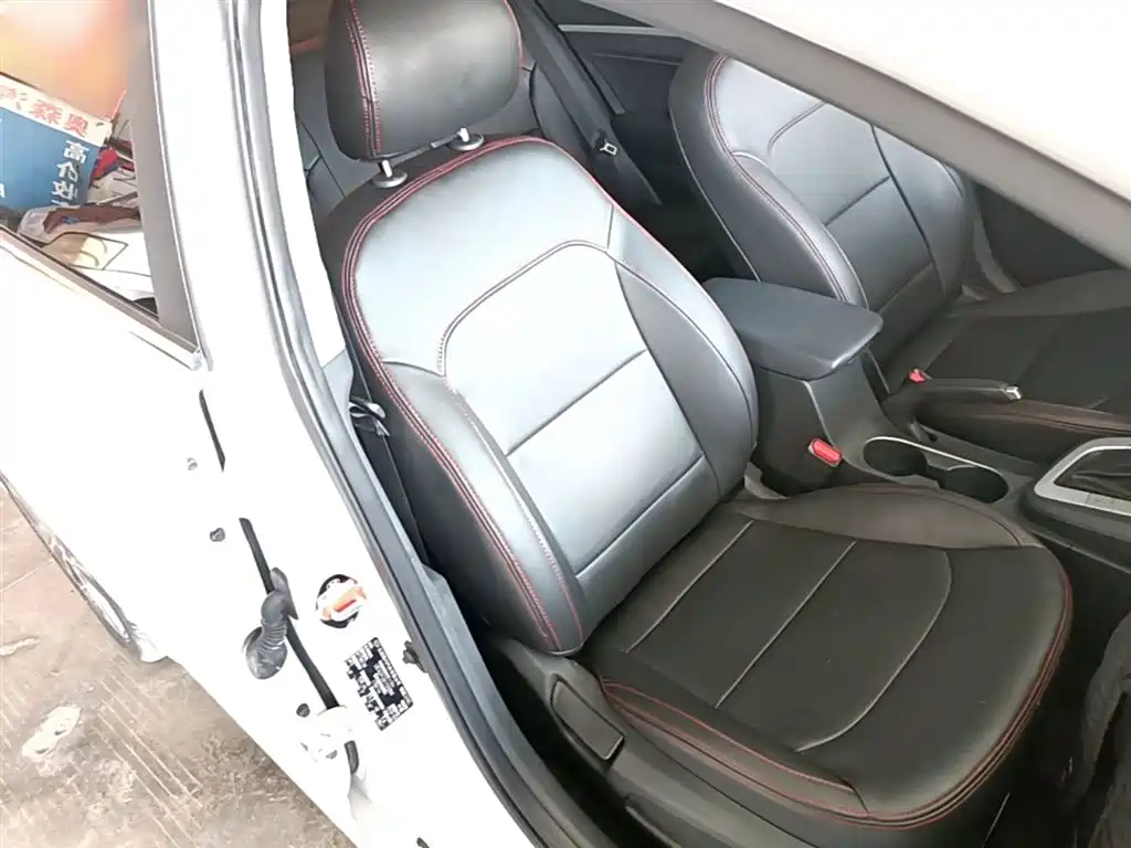 Hyundai Elantra 2019 — фото 25